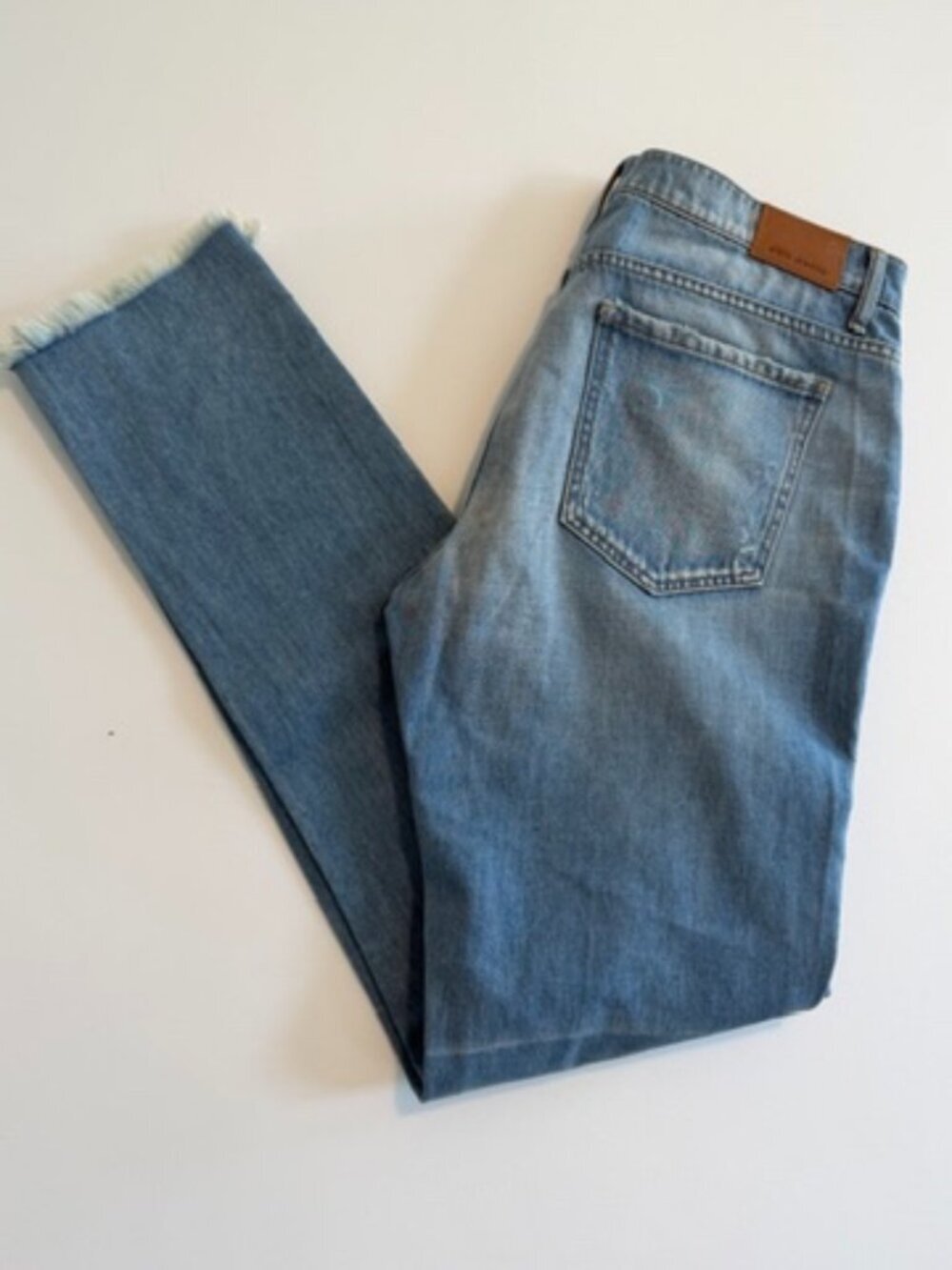 Ei8ht Dreams Slim Boyfriend Distressed Denim Blue Jeans 31 NWT - Picture 2 of 13